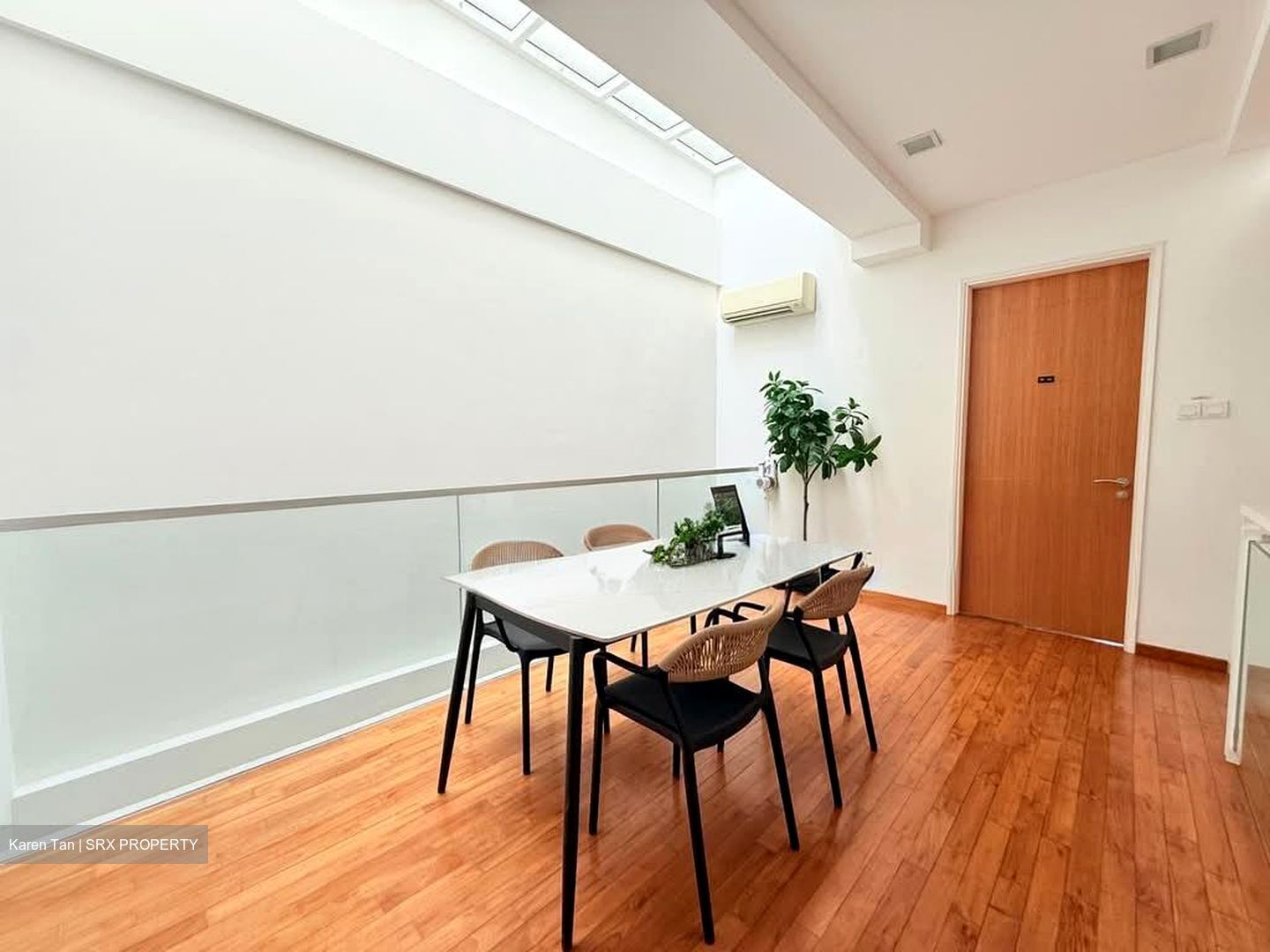 Grove Drive (D10), Terrace #599489651